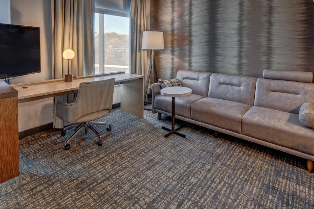 Queen Studio interior
